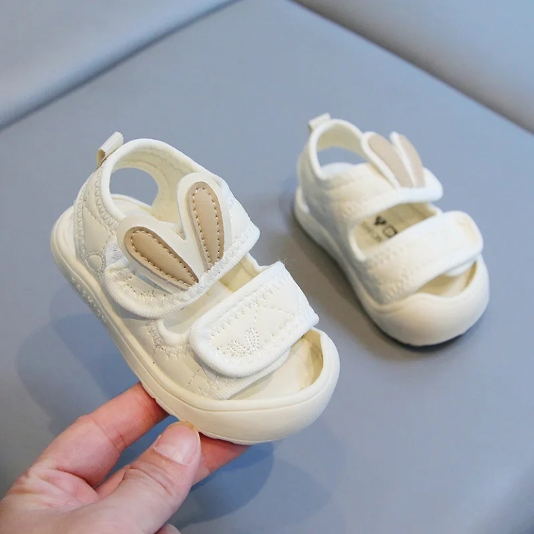 Մանկական կոշիկներ՝ white rabbit